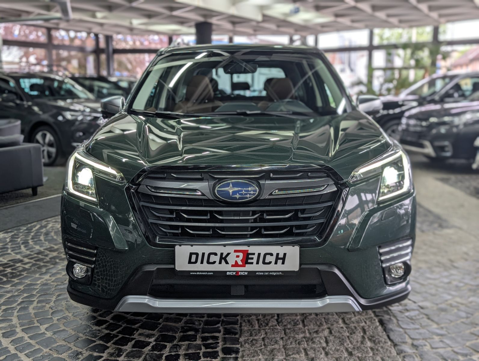 Fahrzeugabbildung Subaru Forester 2.0ie MHEV PLATINUM ACC LED PANO LEDER