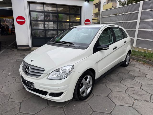 Mercedes-Benz B 180 CDI Automatik-Tempom.-AHK-Bi Xenon-1 Hand