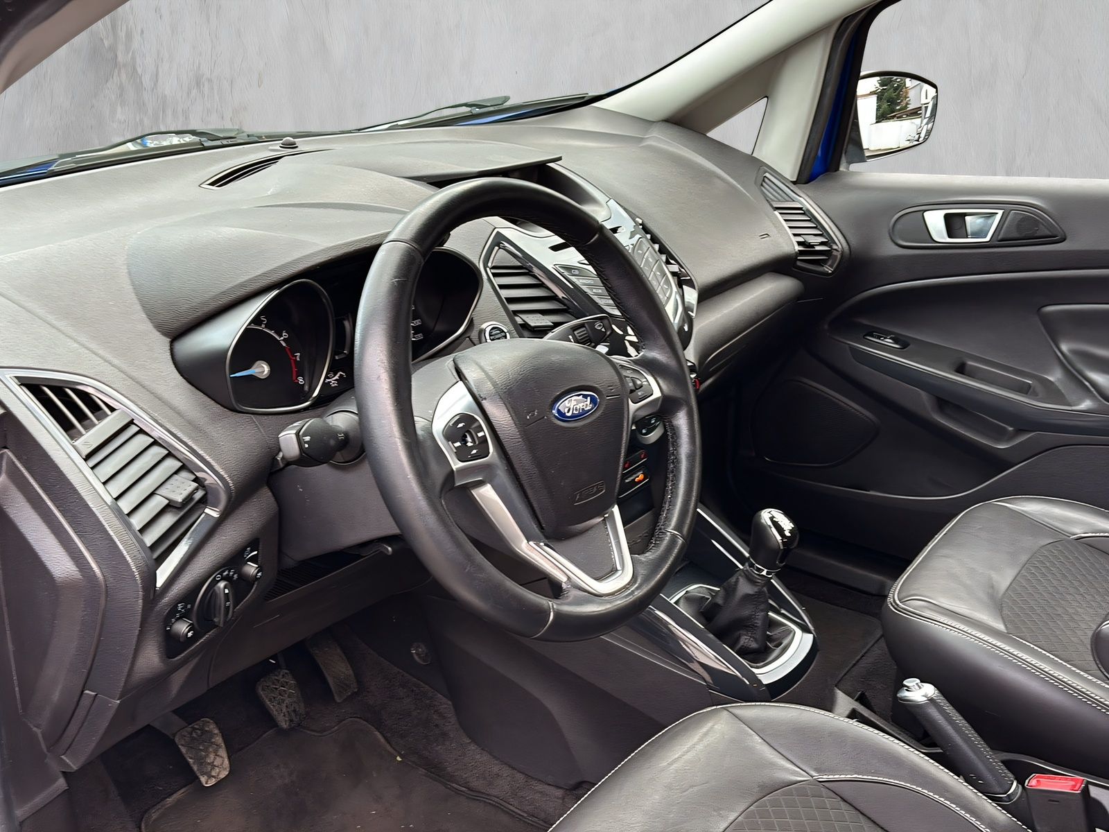 Fahrzeugabbildung Ford EcoSport 1.0 Titanium KLIMAAUT. WINTER PAKET PDC