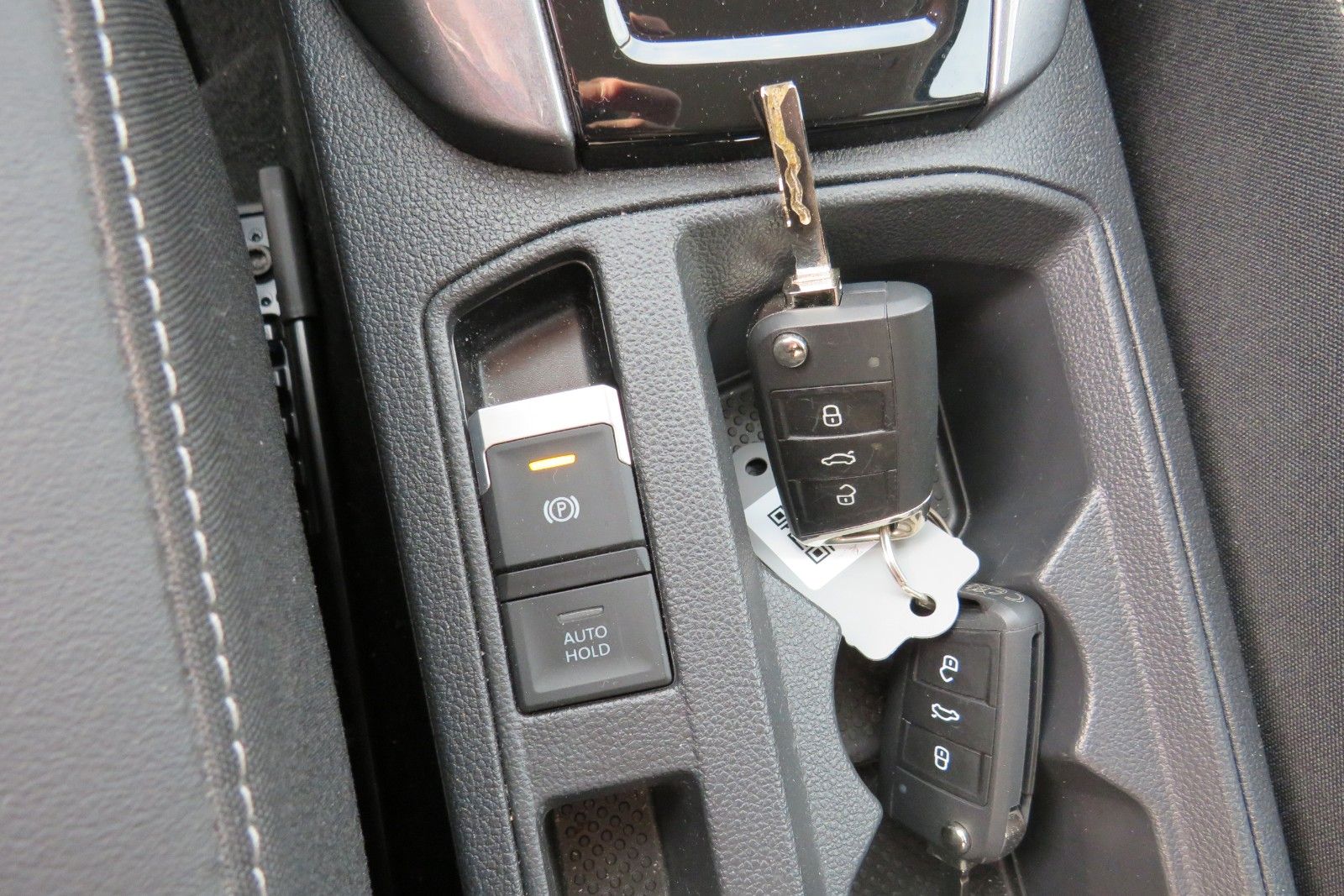 Fahrzeugabbildung Volkswagen T-Roc Style KAMERA ACC NAVI APP SITZH DIGI-COPI