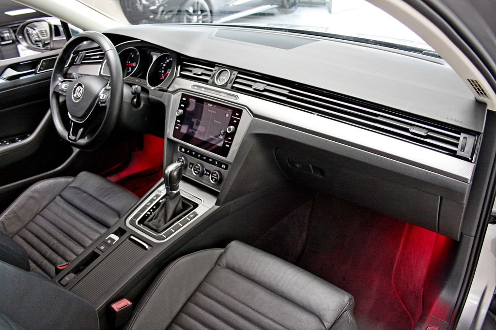Volkswagen Passat Business 4M ACC AHK LEDER KAMERA STANDH