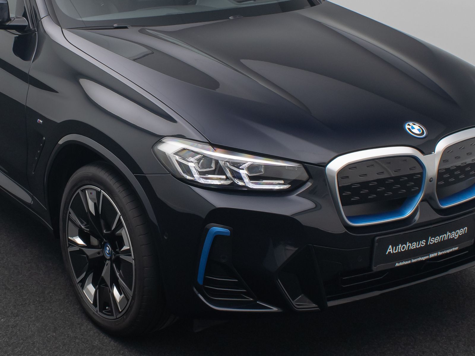 Fahrzeugabbildung BMW iX3 IMPRESSIVE 360&deg;Komfort HUD DAB Alarm Panoram