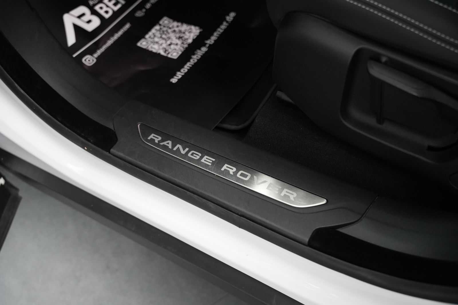 Fahrzeugabbildung Land Rover Range Rover Velar Kamera*Head-UP*Matrix*CarPlay