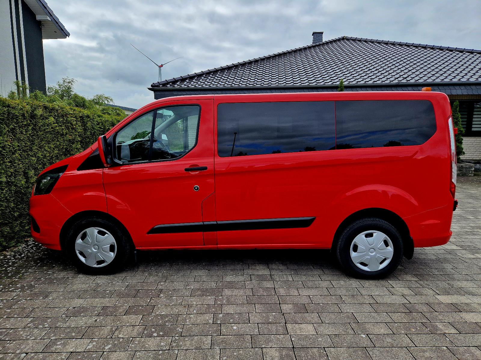 Ford Transit Custom Kombi 320 L1 (9-Sitzer, 2x Klima)