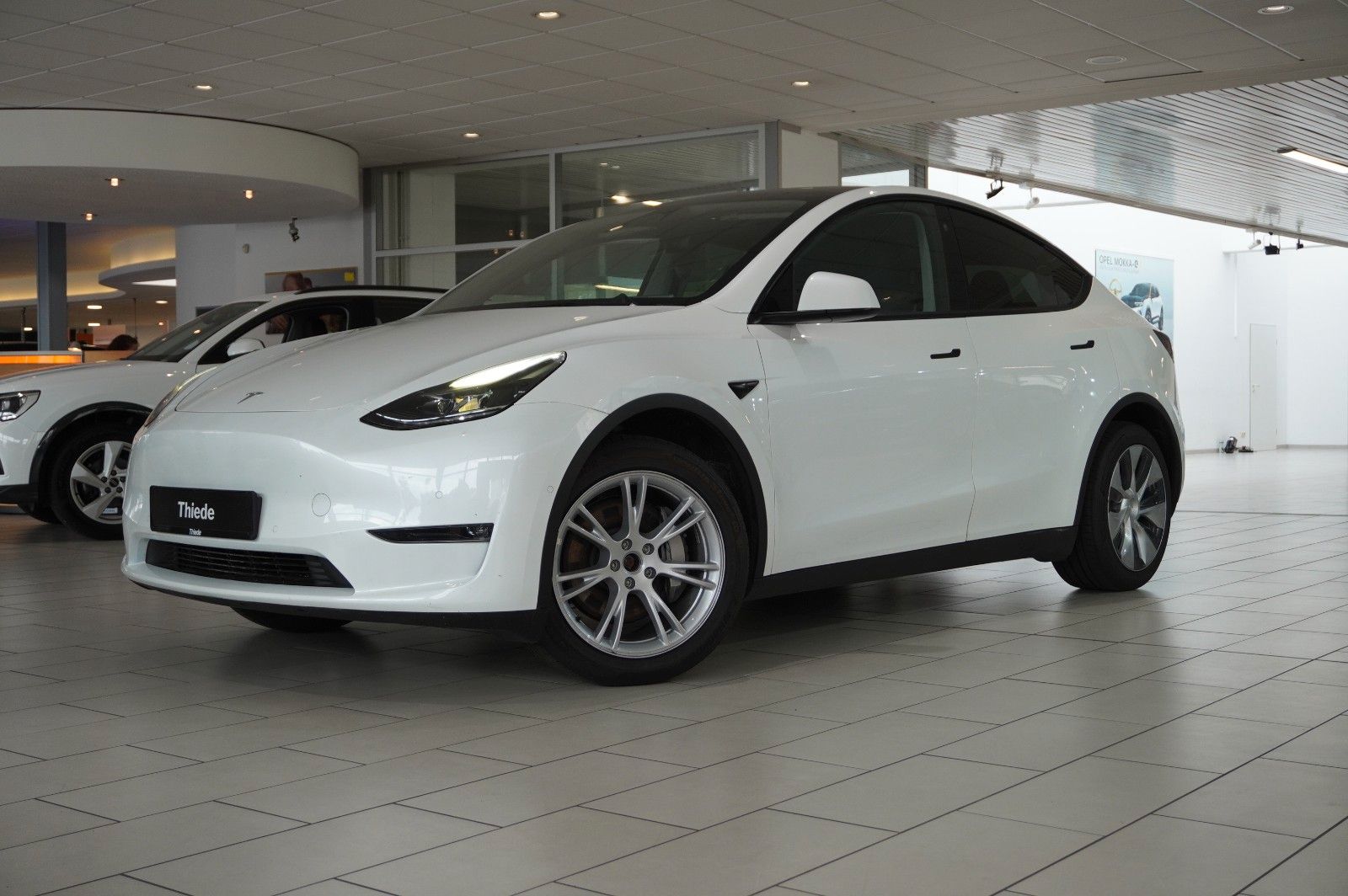 Tesla Model Y LONGRANGE DUAL-MOTOR NAVI LED KAMERA DAB foto 3