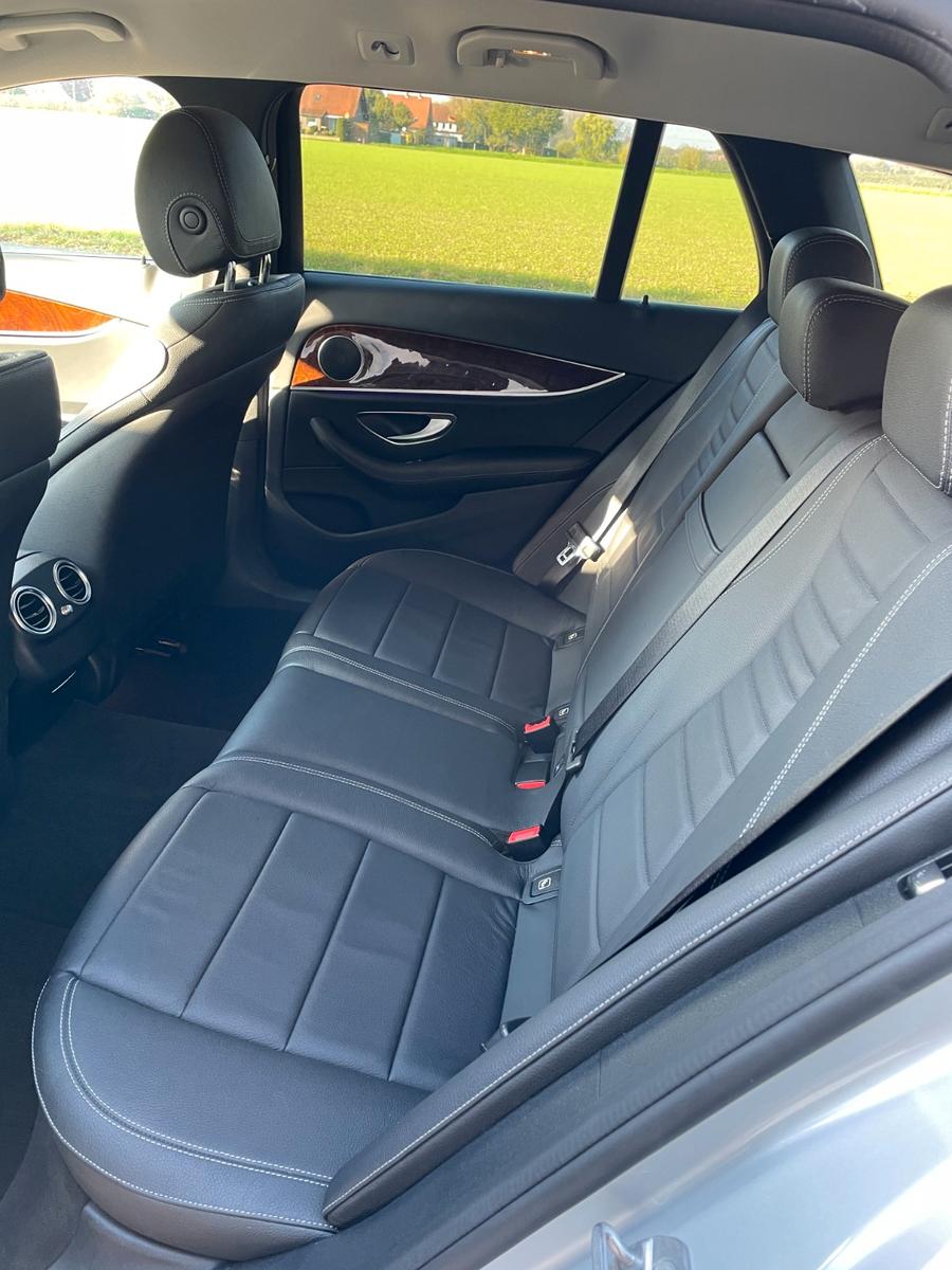 Mercedes-Benz E 220d T EXCLUSIVE Autom. EXCLUSIVE