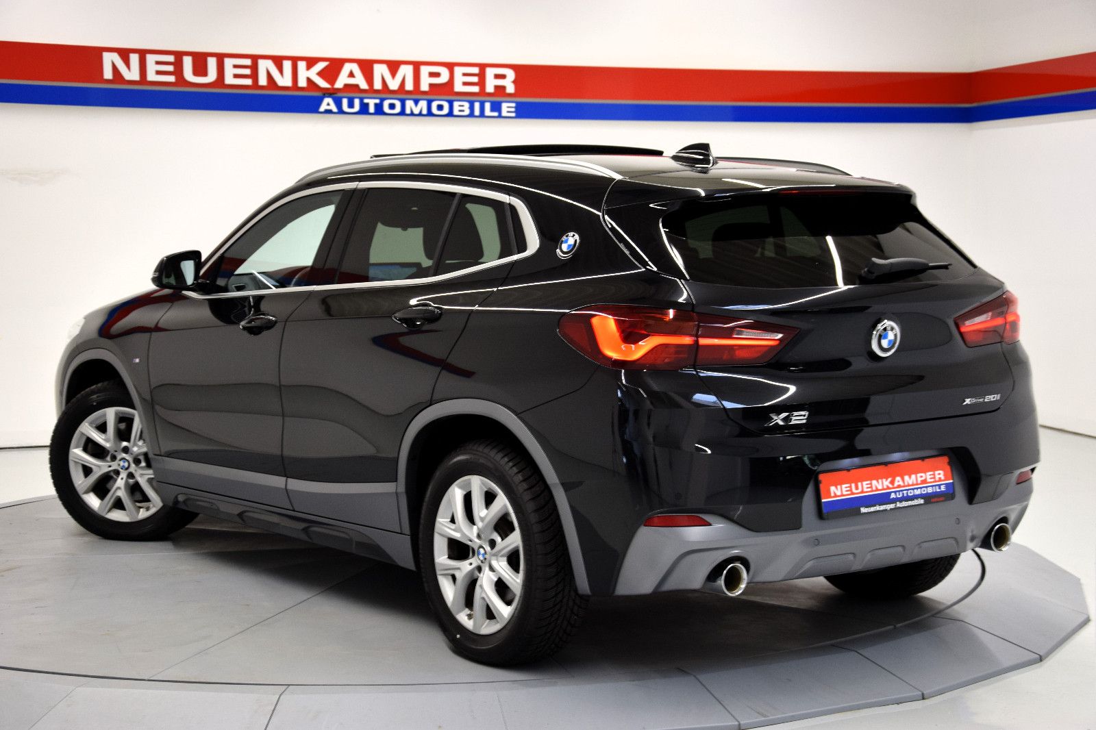 Fahrzeugabbildung BMW X2 xDrive 20i M Sport X LED Panorama HeadUp Ambi