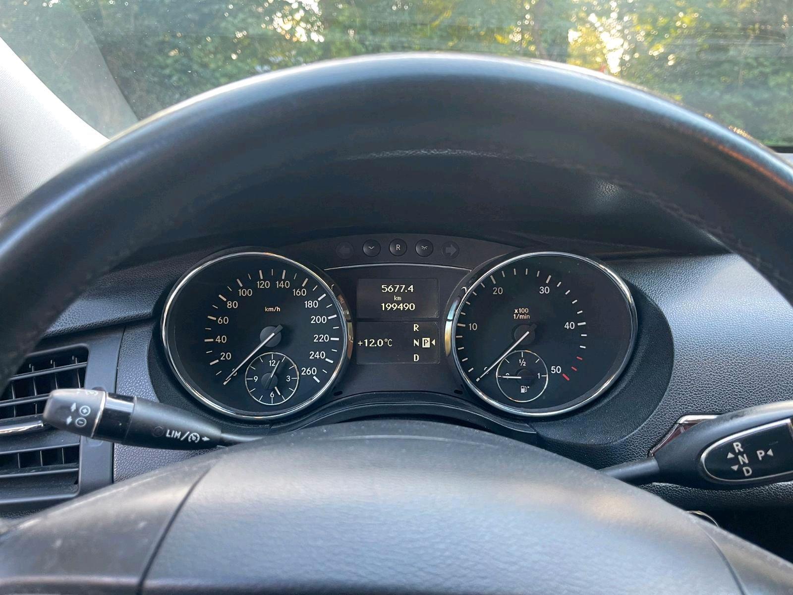 Mercedes-Benz R320 2006 — photo 8