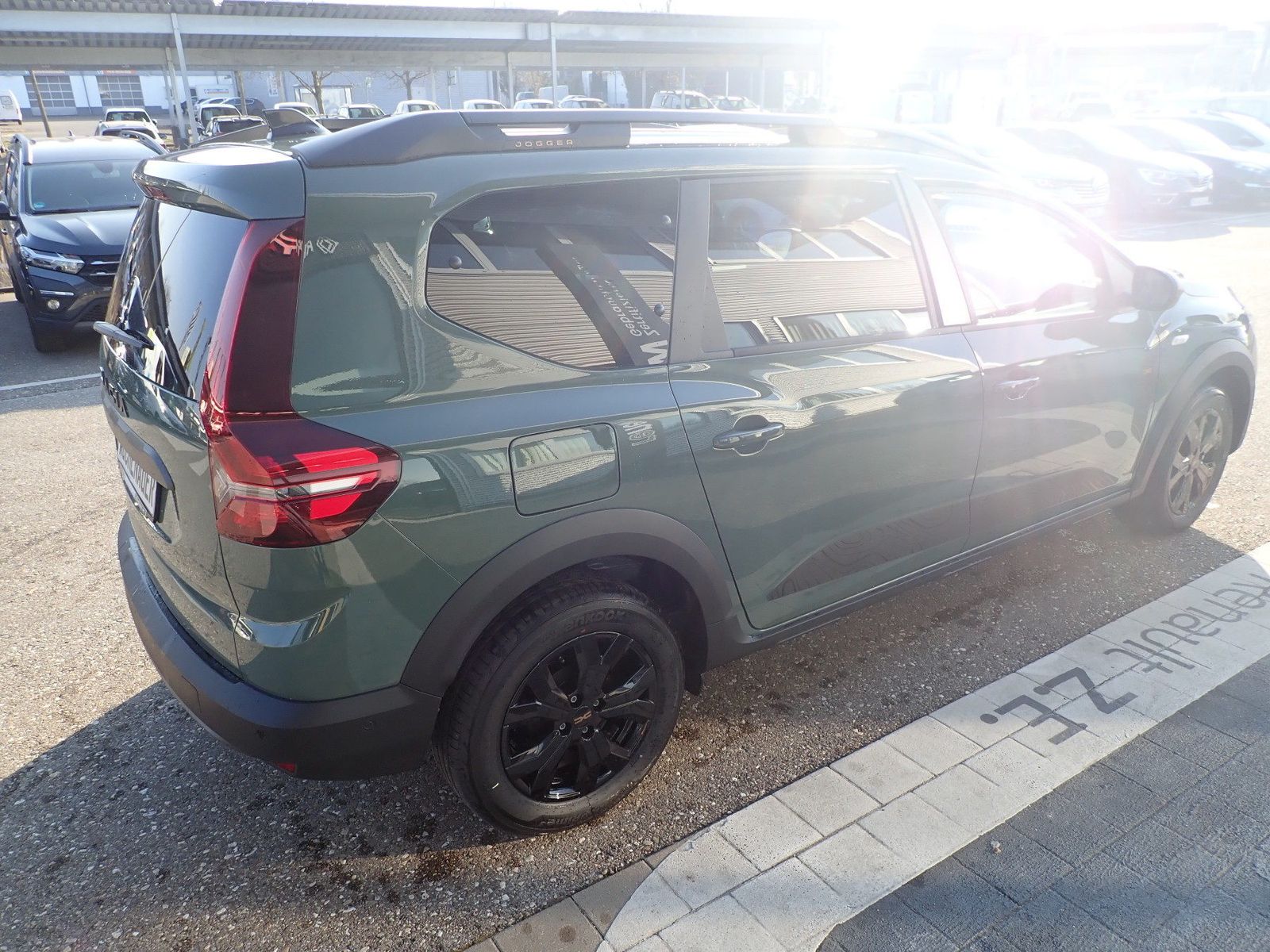 Fahrzeugabbildung Dacia Jogger TCe 110 EXTREME+/7-SITZ/SHZ/EPH/RFK/NAVI/