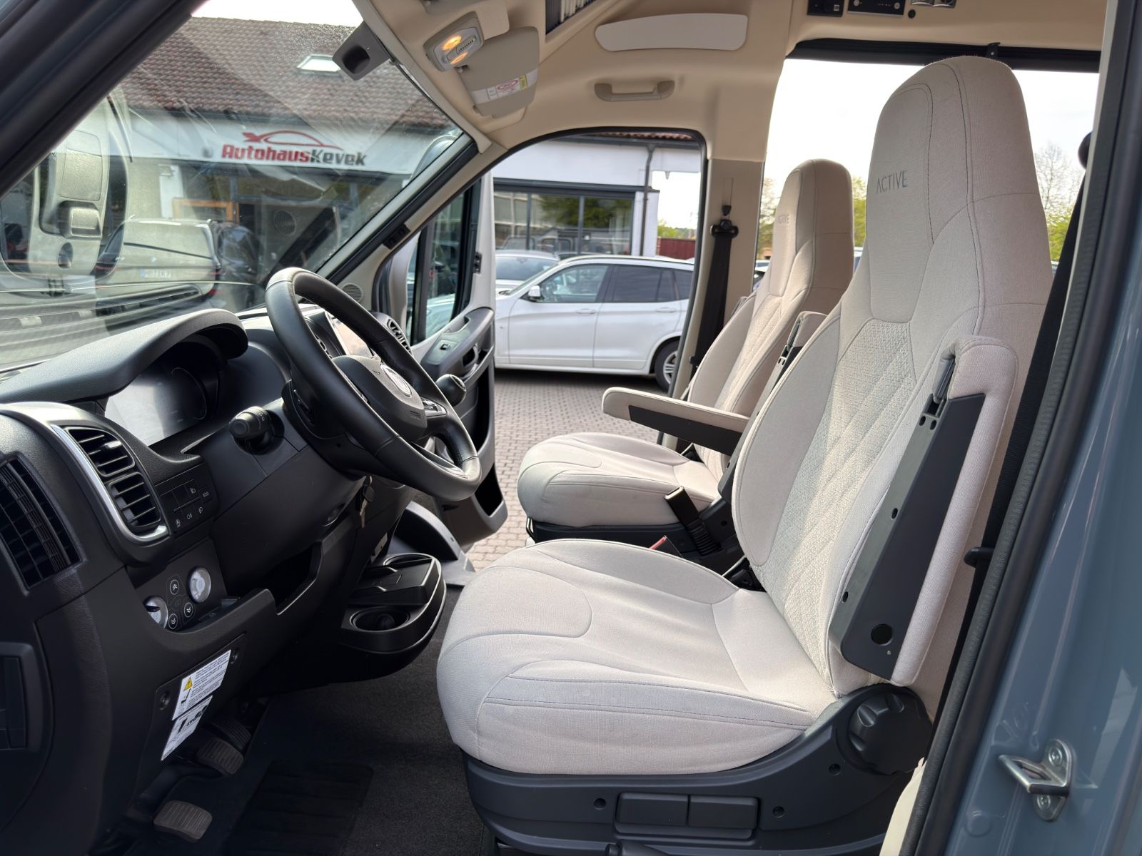 Fahrzeugabbildung Bürstner Eliseo C602|LUFTFAHRWERK|KAMERA|FACELIFT