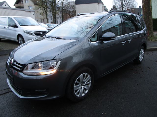 Volkswagen Sharan Comfortline 1.4 TSI Navi DSG 7 Sitzer PDC