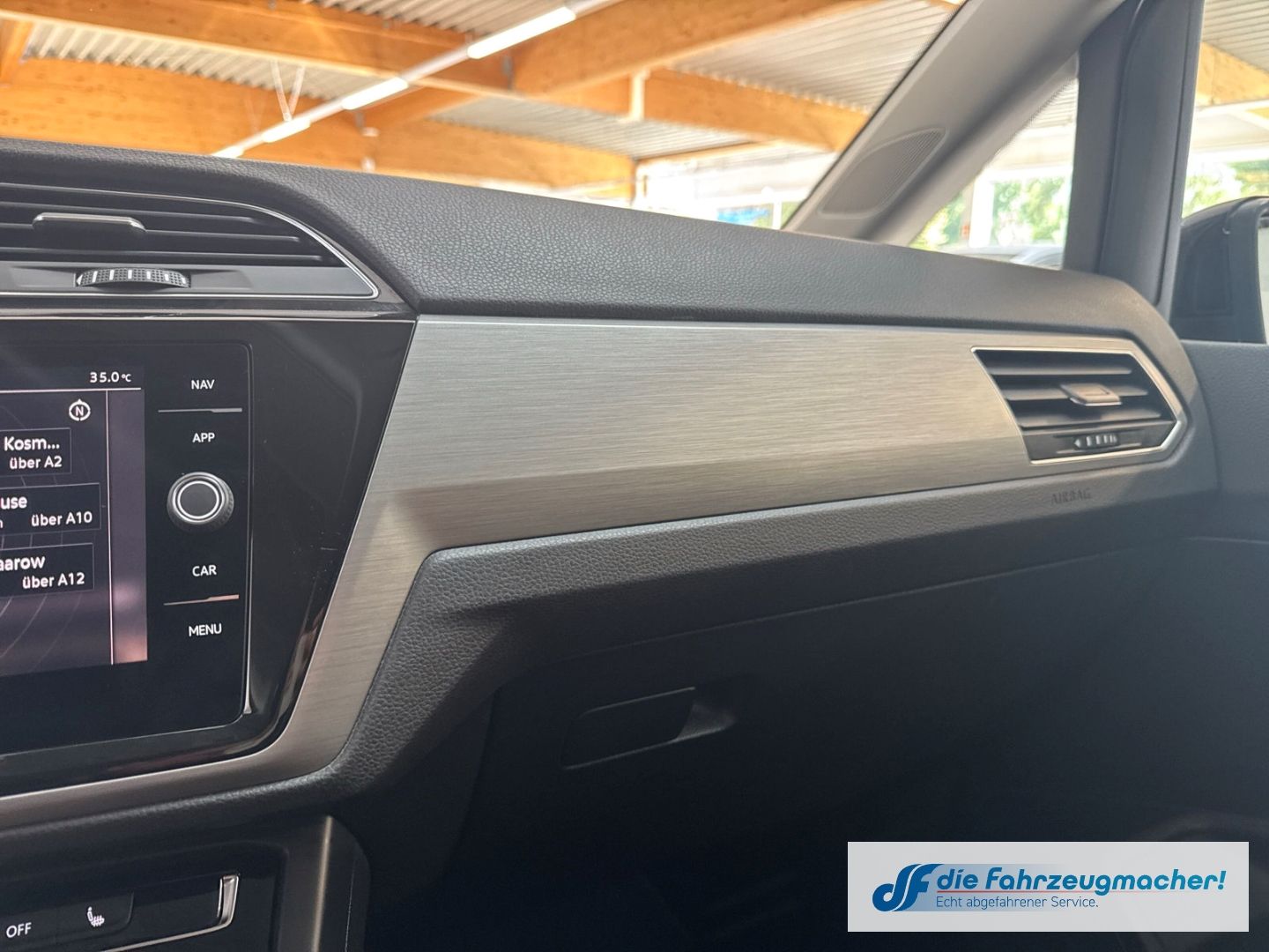Fahrzeugabbildung Volkswagen Touran Comfortline 7.Si. AHK-klap.150PS Navi Dig