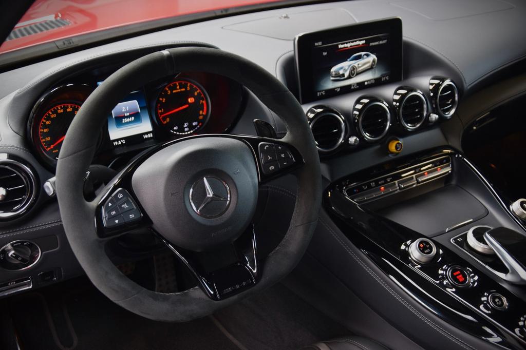 Mercedes-Benz AMG GT R