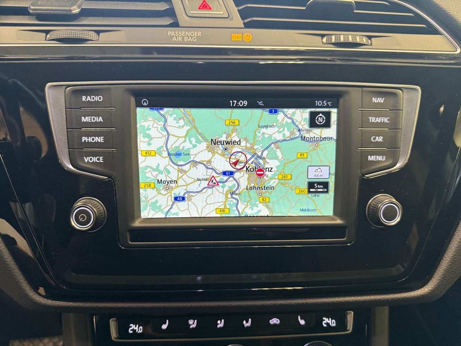 Fahrzeugabbildung Volkswagen Touran Comfortline BMT 7.SITZER/ SCHECKHEFT/ AHK