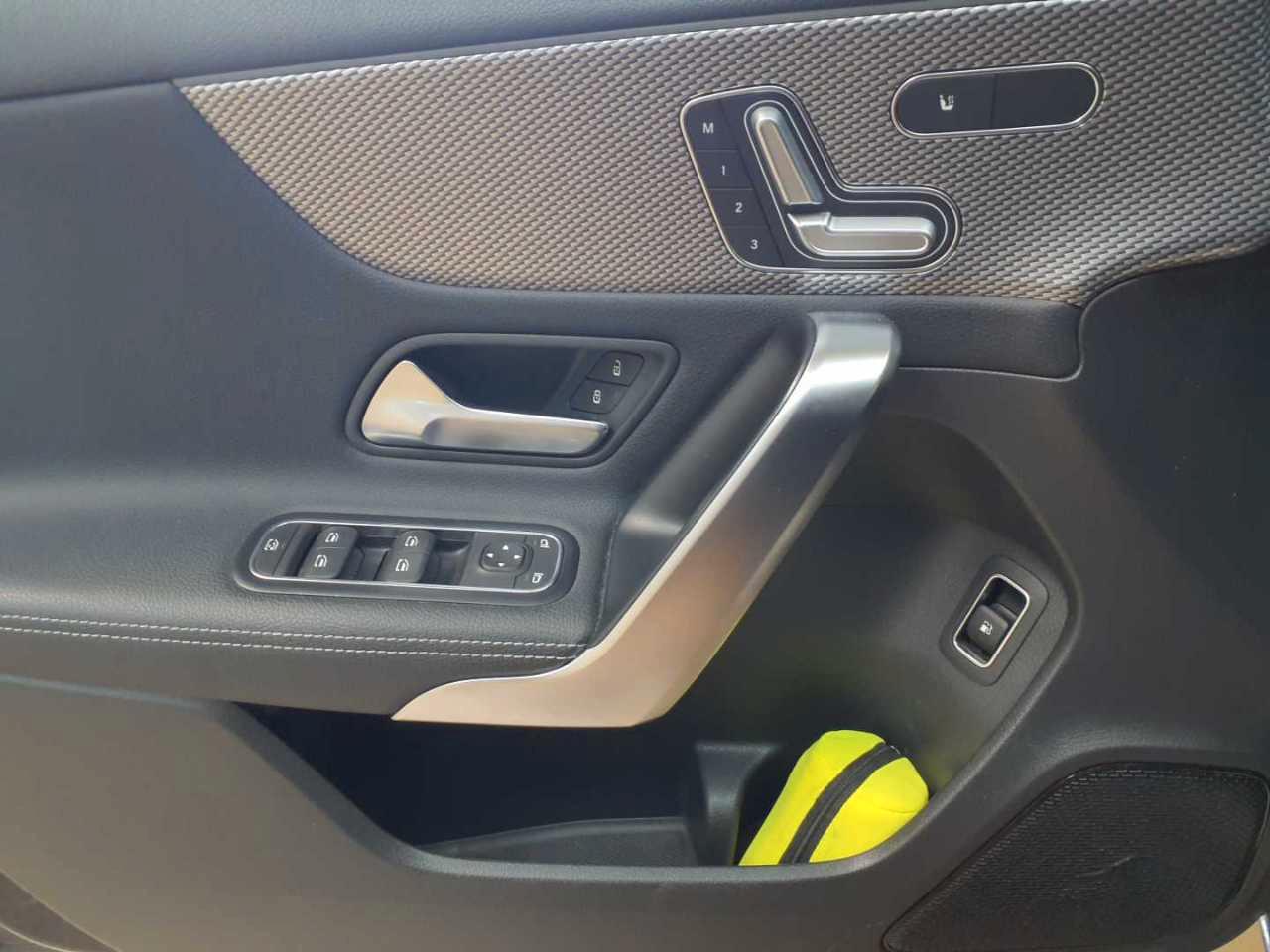 Mercedes-Benz A 250e -Progressive AHK BusiP AssiP Beam