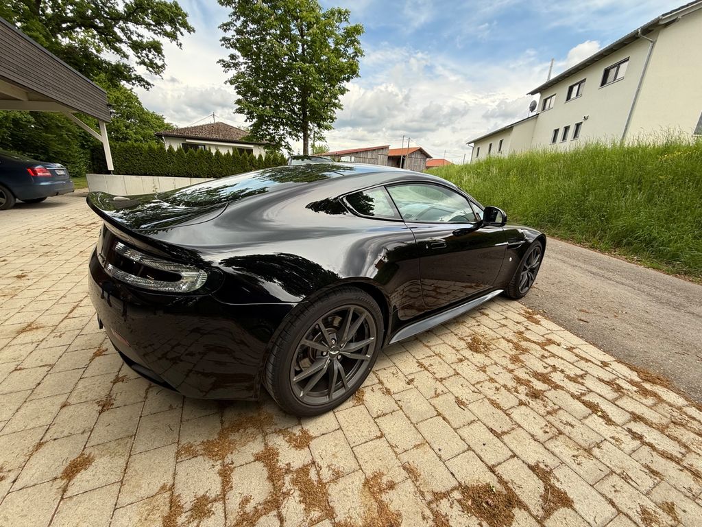 Aston Martin V8 Vantage
