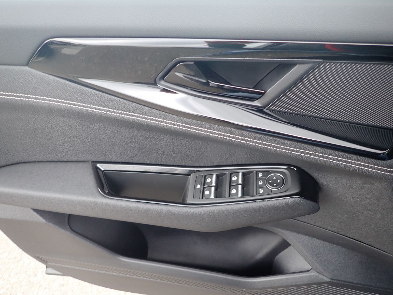 Fahrzeugabbildung Renault Austral Evolution Mild Hybrid 150 Automatik
