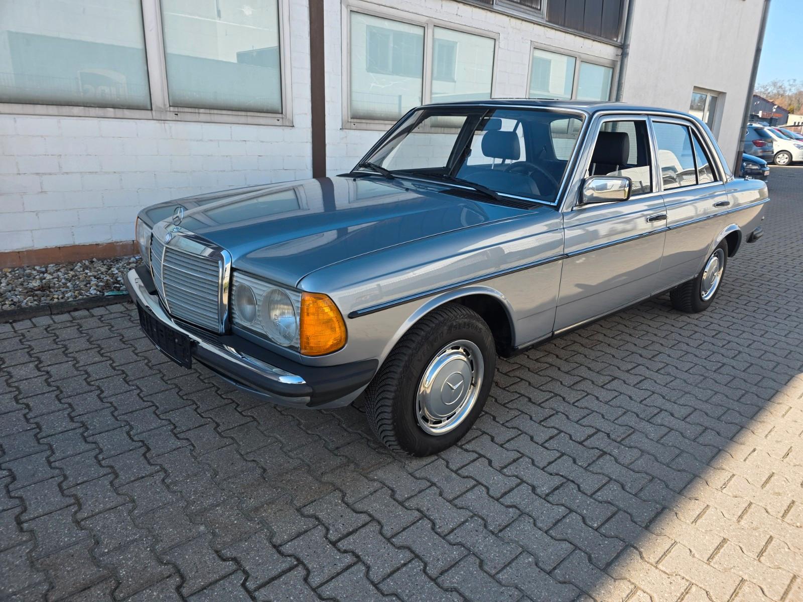 Mercedes-Benz E 230