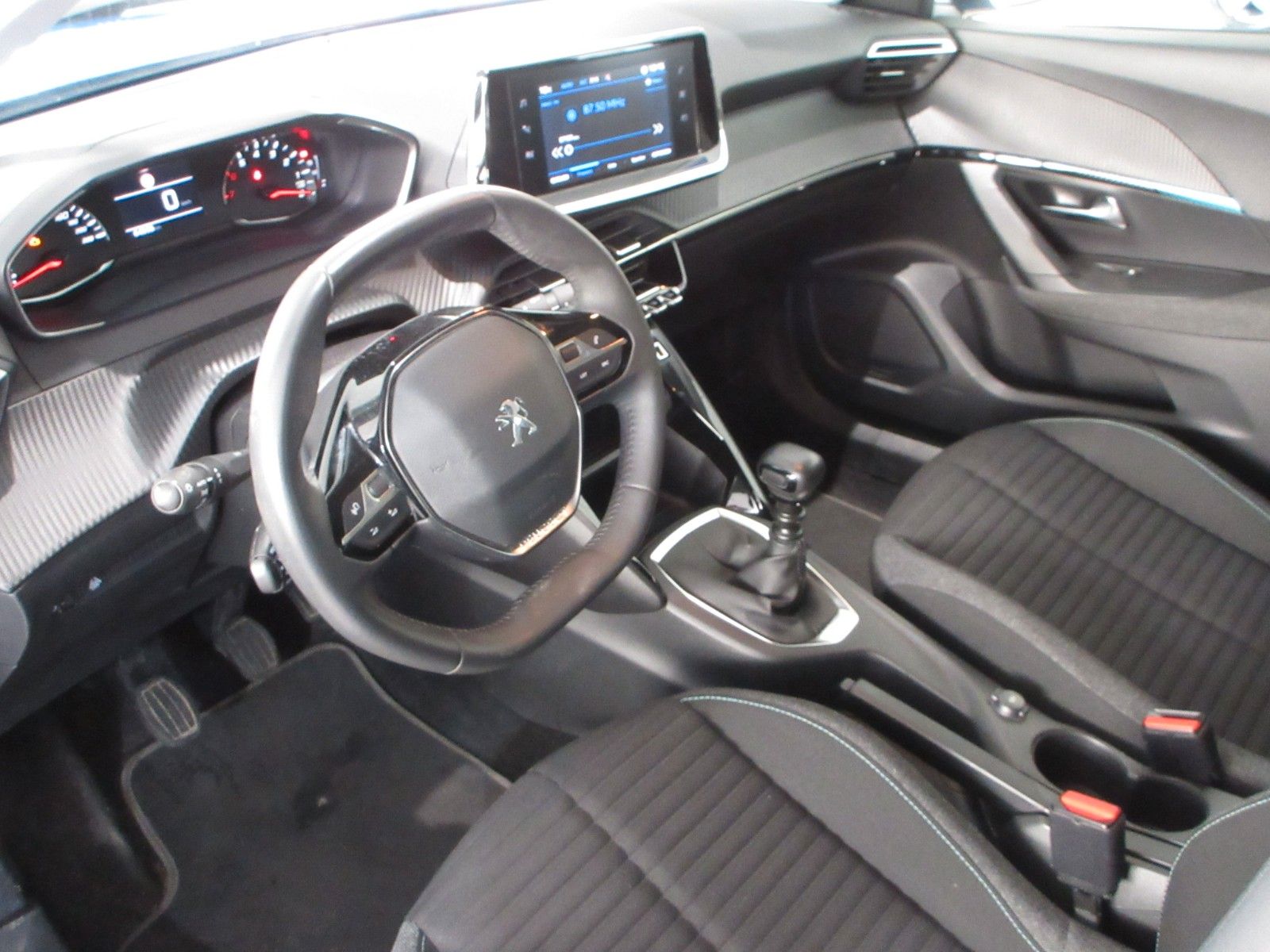 Fahrzeugabbildung Peugeot 2008 Active LED/NAVI/PDC/ALU/TEMPO