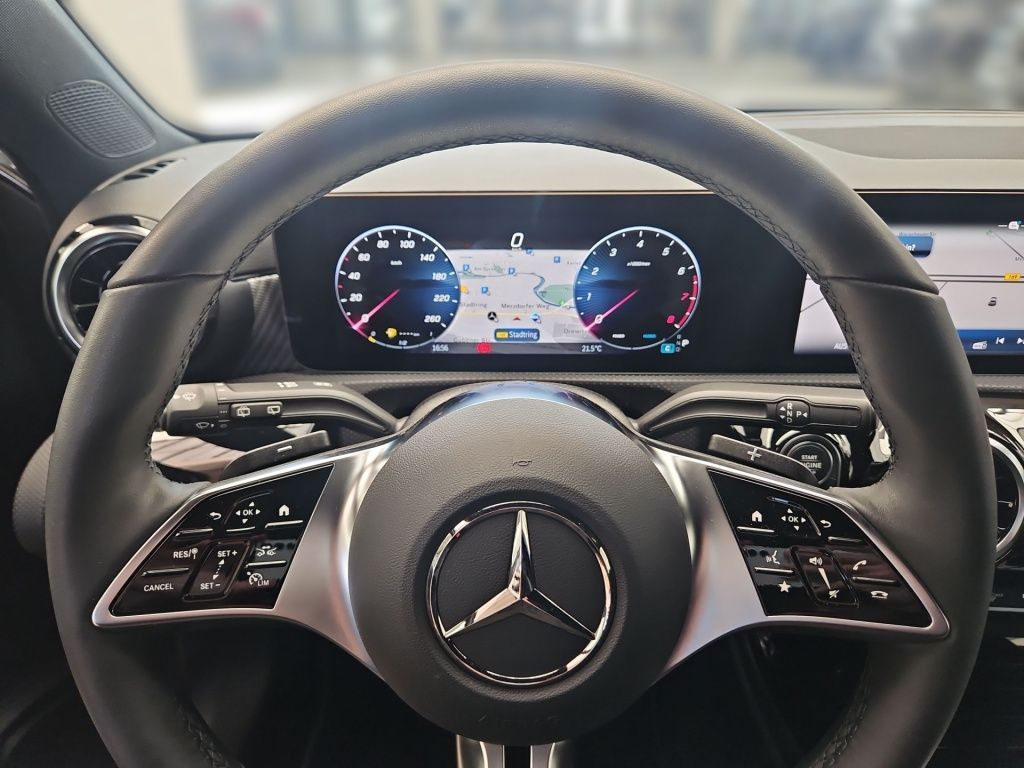 Fahrzeugabbildung Mercedes-Benz A 180 Progressive Night Navi LED SHZ SpurH KAM