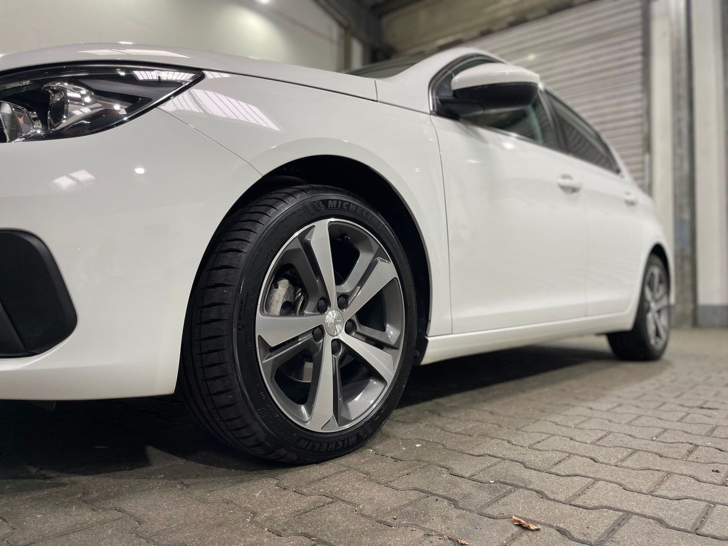 Fahrzeugabbildung Peugeot 308 Allure Sport #Tempomat#Navi#Shz#PDC