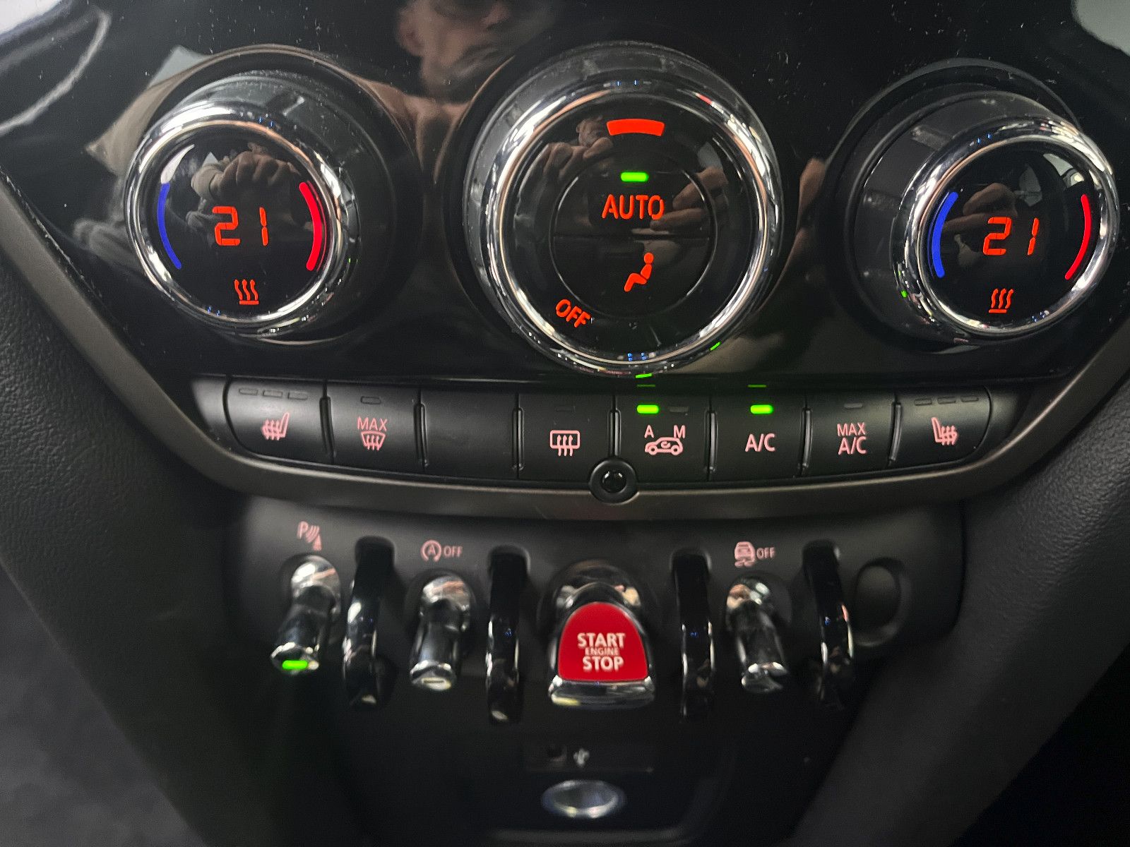 Fahrzeugabbildung MINI ONE Countryman One D Automatik