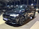BMW X7 AHK M Sport Pano Laser 7-Sitzer HUD 22LM - schwarze BMW X7