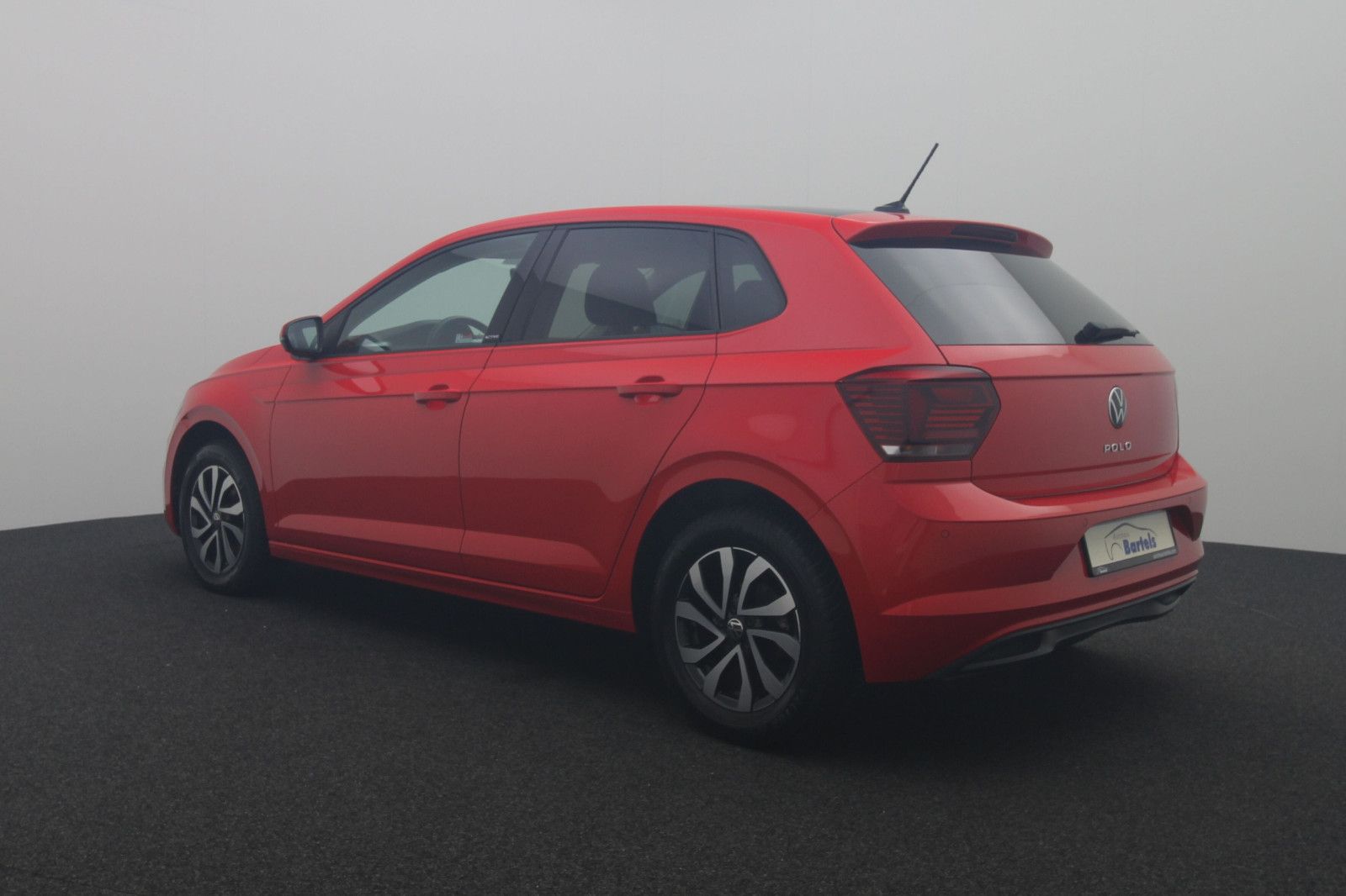 Fahrzeugabbildung Volkswagen Polo VI 1.0 TSI DSG Active