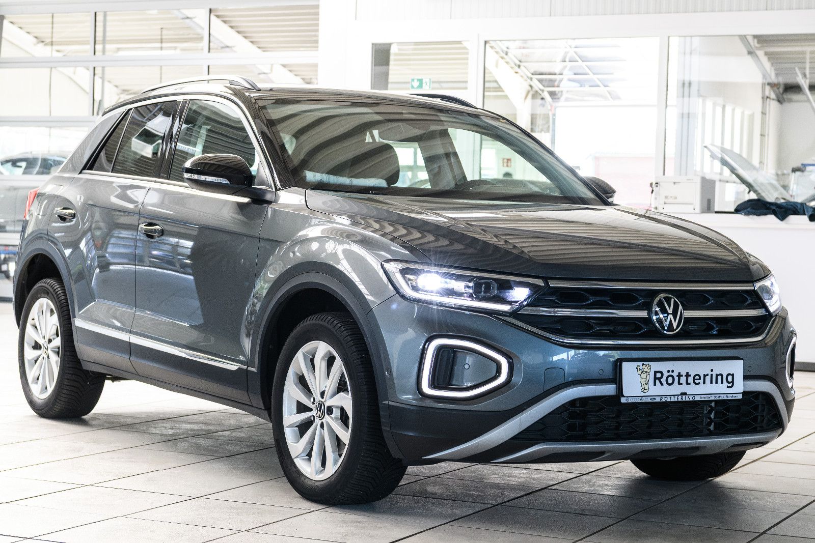 Fahrzeugabbildung Volkswagen T-Roc Style 2.0l TDI DSG + Navi + ACC + Keyless