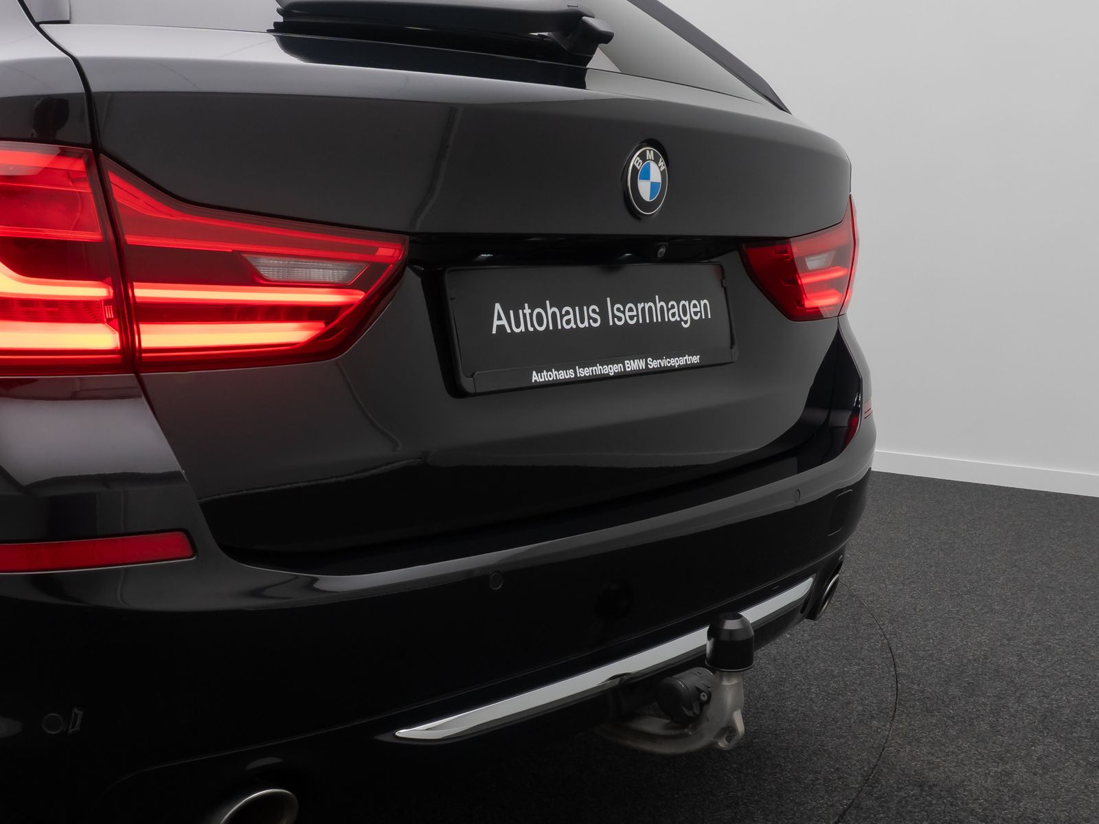 Fahrzeugabbildung BMW 520d Luxury Line Panorama HUD DAB DispKey 19Zoll