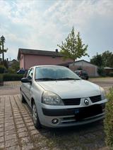 Renault Clio günstig zu verkaufen - Renault Clio aus 2004 mit Diesel-Antrieb