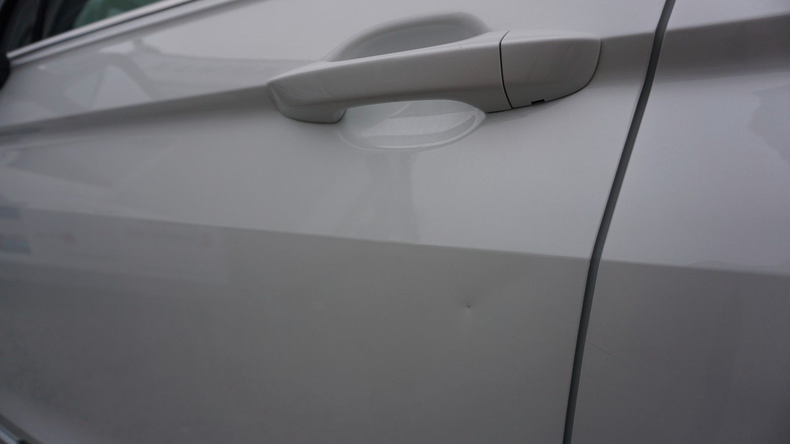 Fahrzeugabbildung Volkswagen Tiguan Highline 4M R-Line Panorama,Navi,LED,AHK