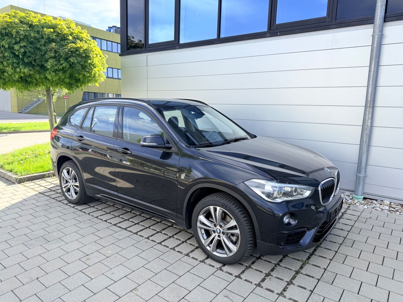 BMW X1 xDrive 25i Sport Line/Navi/LED/Head-UP foto 16
