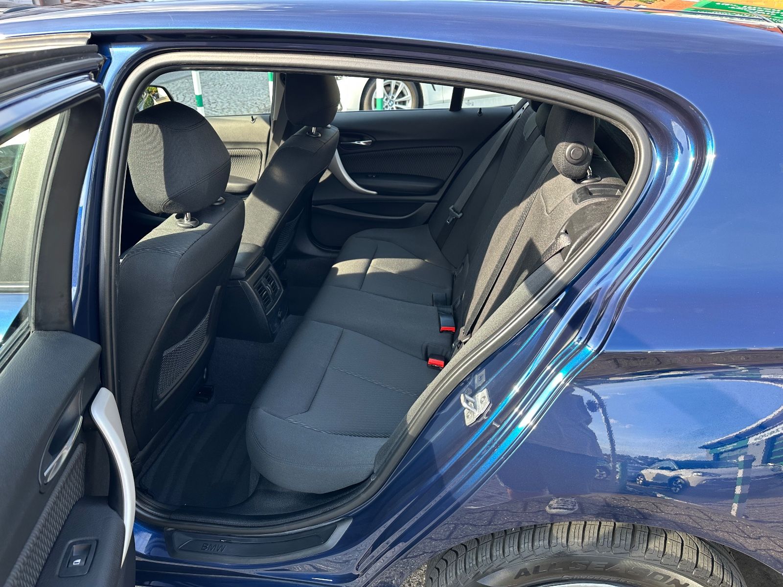 Fahrzeugabbildung BMW 116 Baureihe 1 Lim. 5-trg. 116i XENON PDC KLIMAT