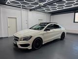 Mercedes-Benz CLA 45 AMG 4Matic *PANORAMA*R.KAM* - weiße Mercedes-Benz CLA 45 AMG