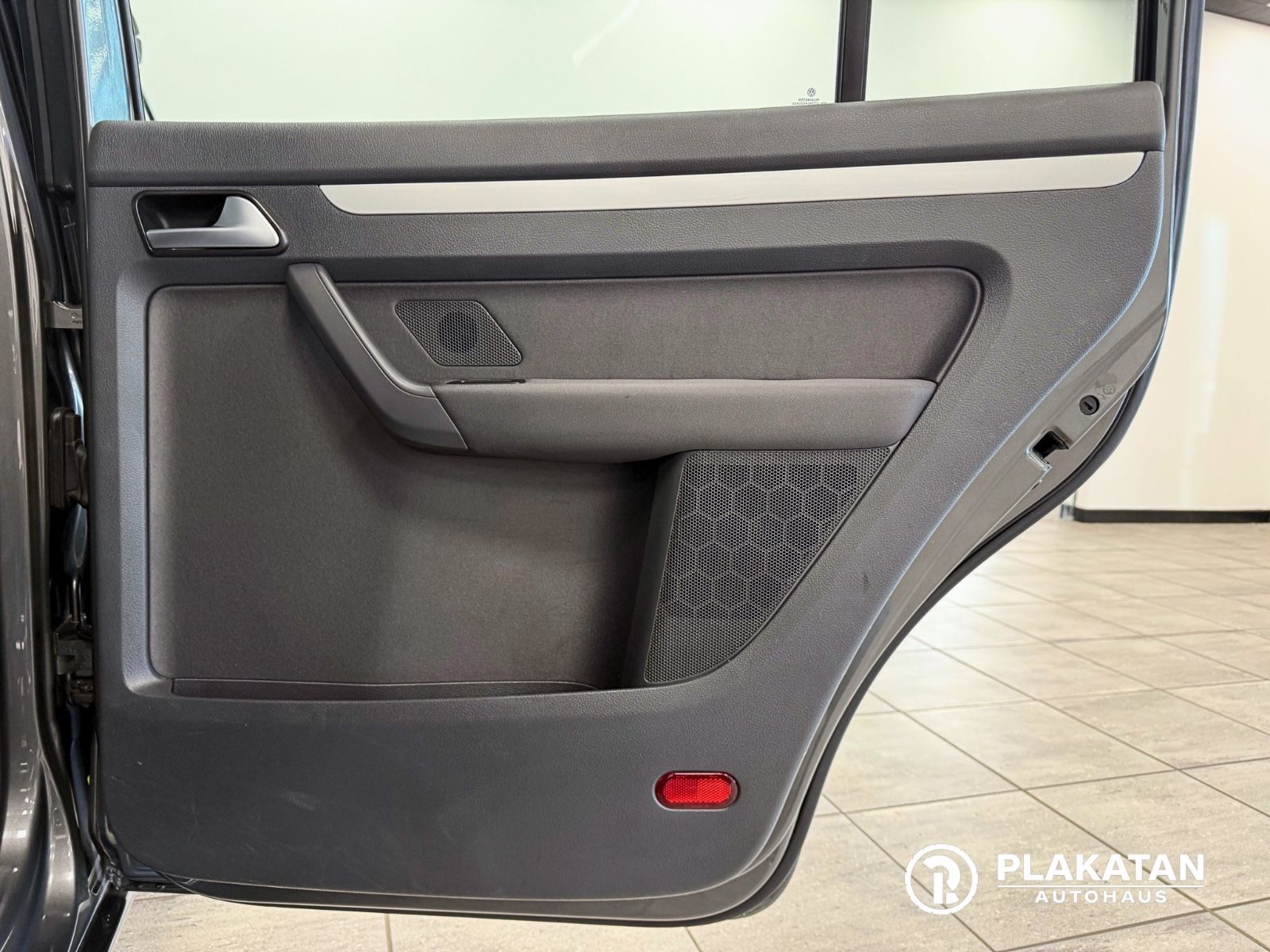 Fahrzeugabbildung Volkswagen Touran Zahnriemen Neu, Parksensoren, TÜV Neu,