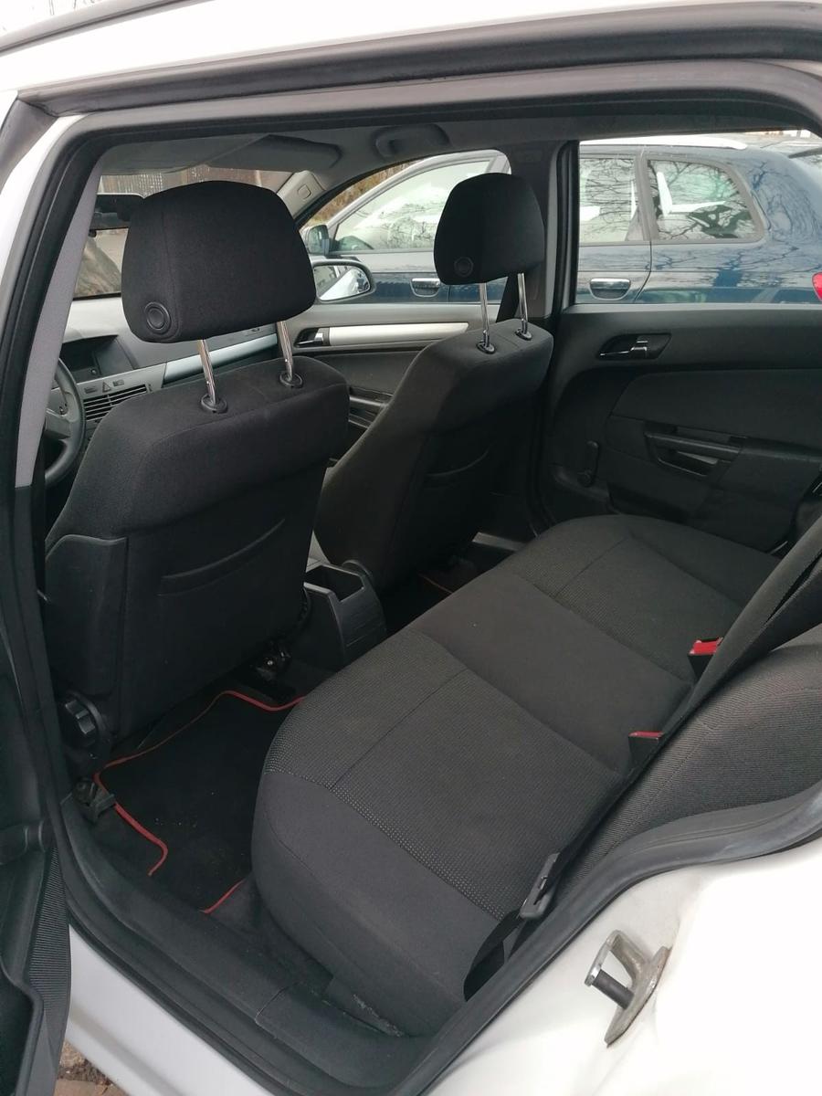 Opel Astra 2005 — photo 6