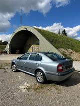 Skoda Octavia 1.6 *TÜV NEU*AUTOMATIK*SHZ* - gebrauchte Skoda Octavia aus dem Jahr 2004