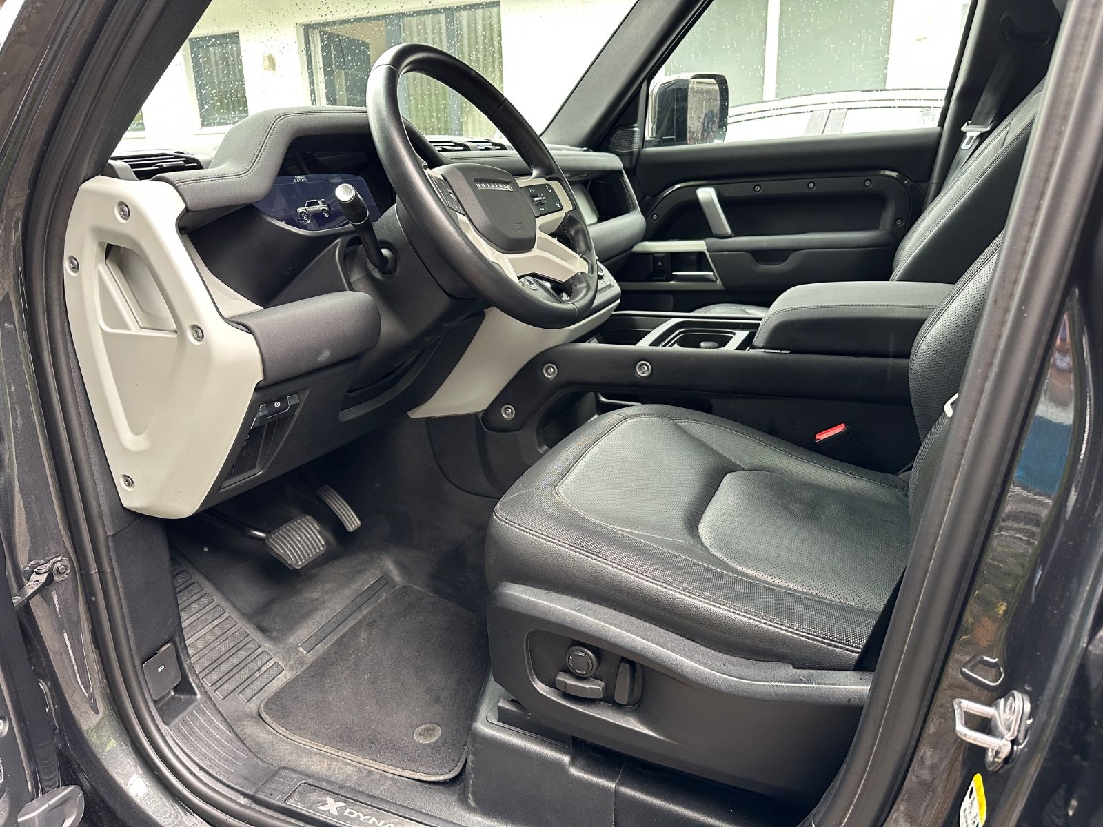 Fahrzeugabbildung Land Rover Defender 110 X-Dynamic 7Sitzer*MERIDIAN*LEDER