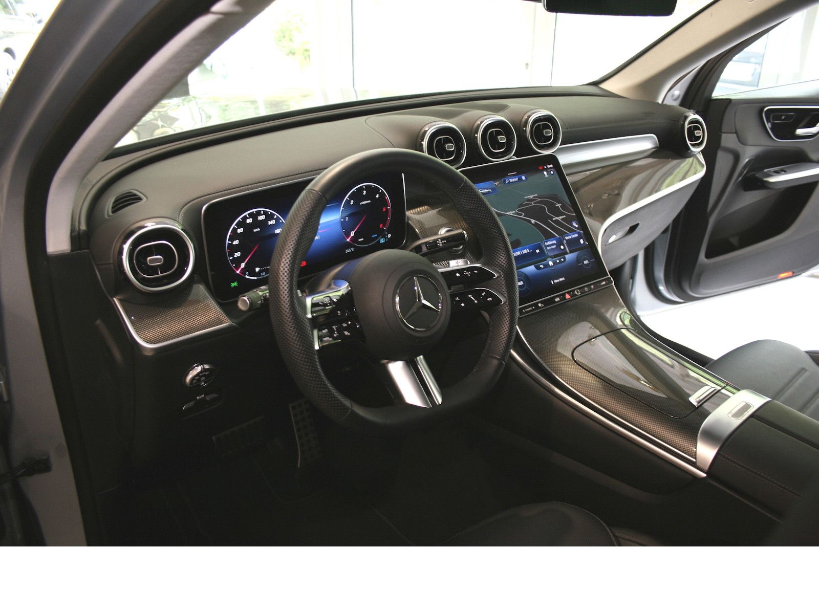 Fahrzeugabbildung Mercedes-Benz GLC 220 d 4M AMG *Distronic*AHK*Leder*Trittbrett