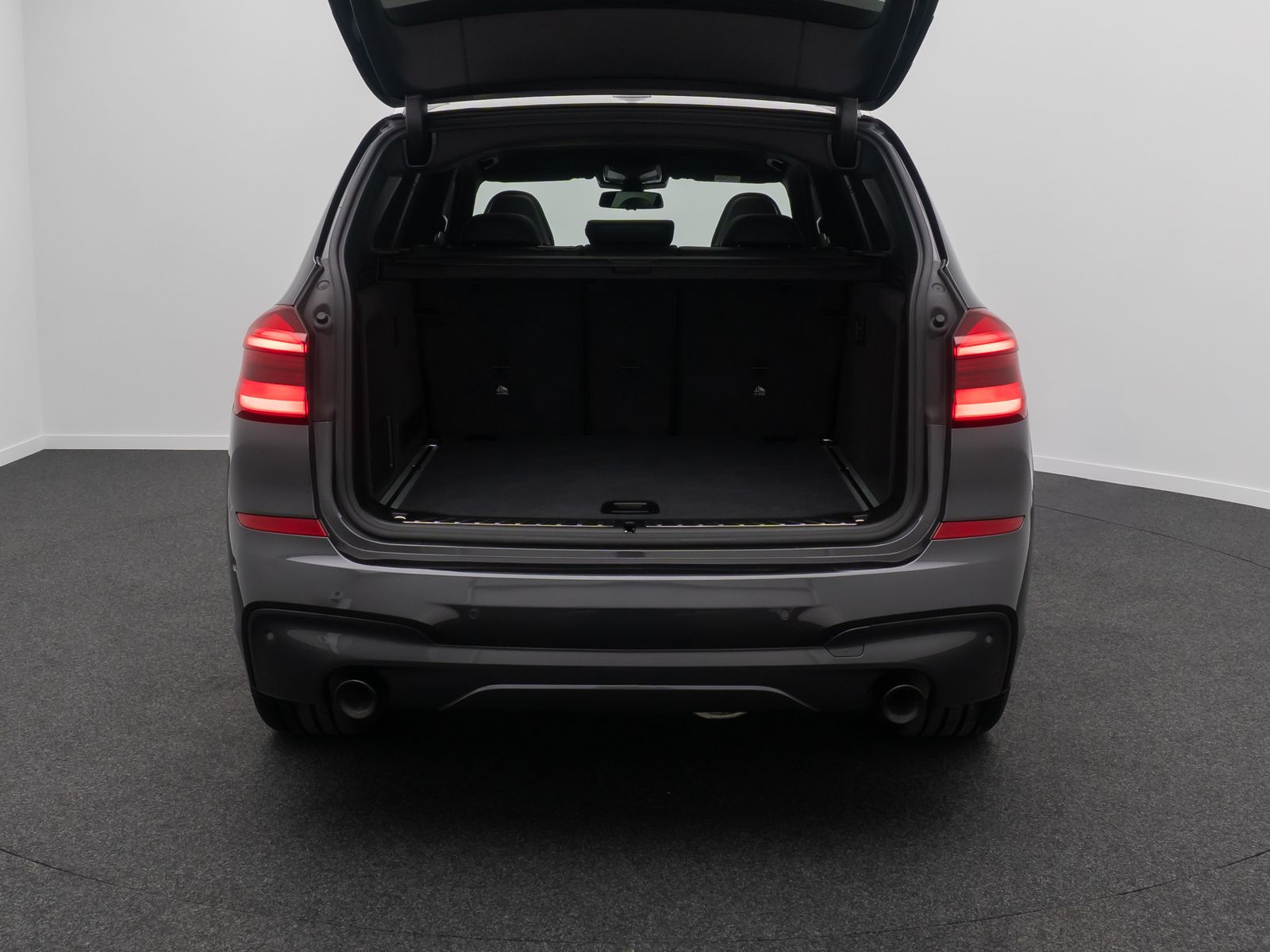 Fahrzeugabbildung BMW X3 xD30d M Sport DAB HUD Panorama AHK TV 20Zoll