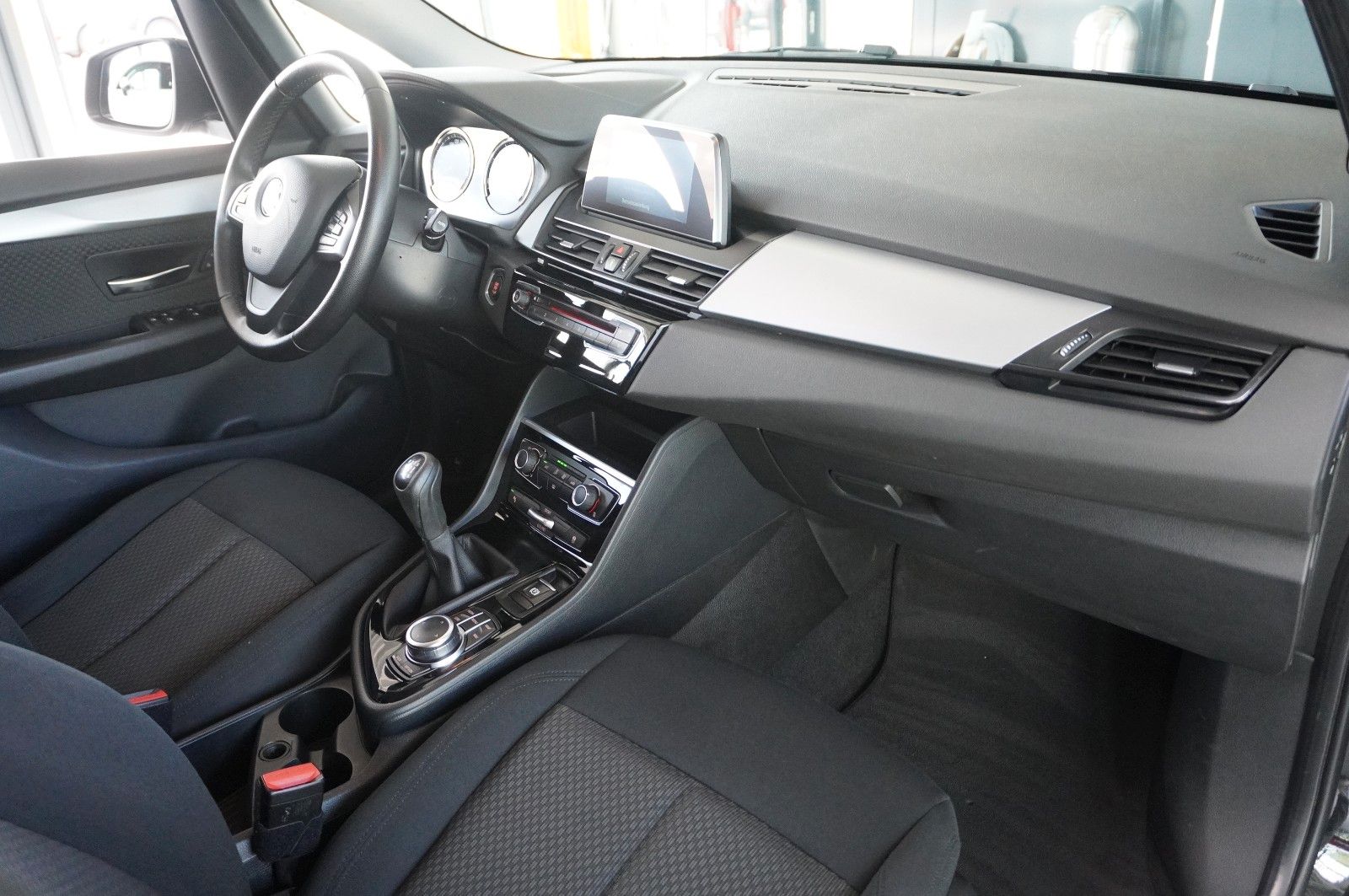 Fahrzeugabbildung BMW 216d Active Tourer NAVI/PDC/ALU/EU6dTemp