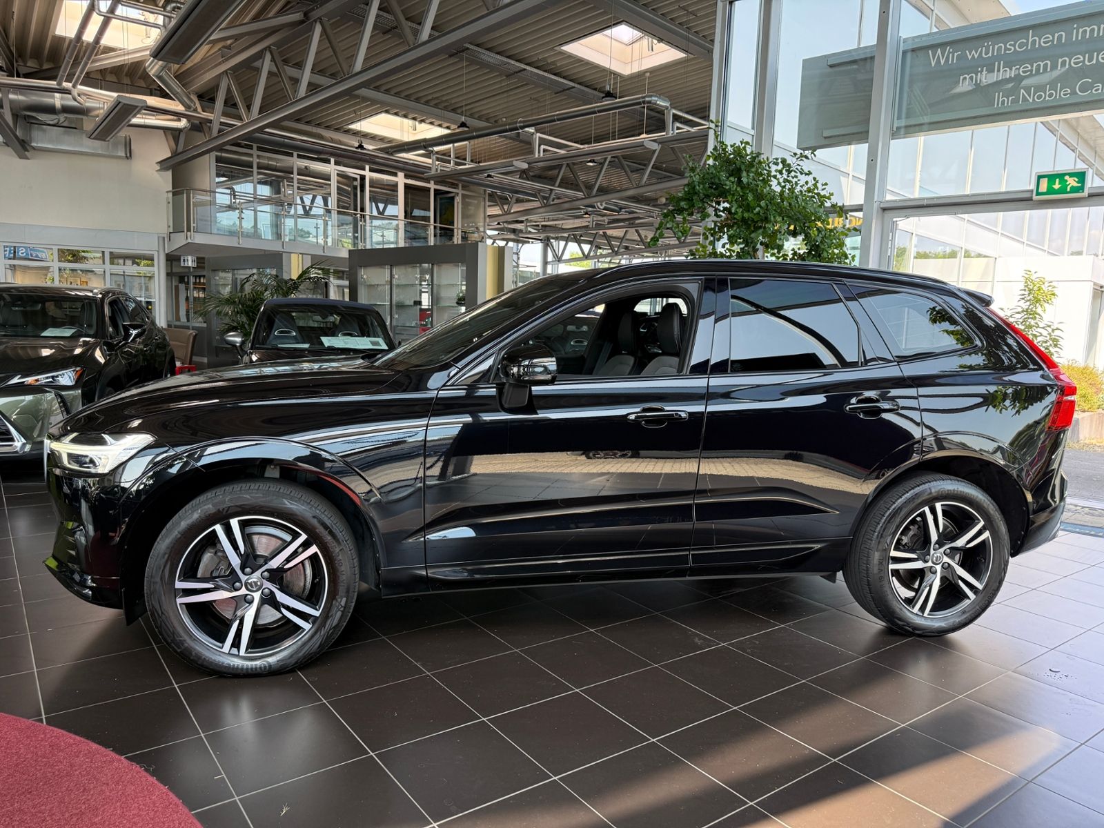 Fahrzeugabbildung Volvo XC60 R Design AWD ACC H&K 360° LED