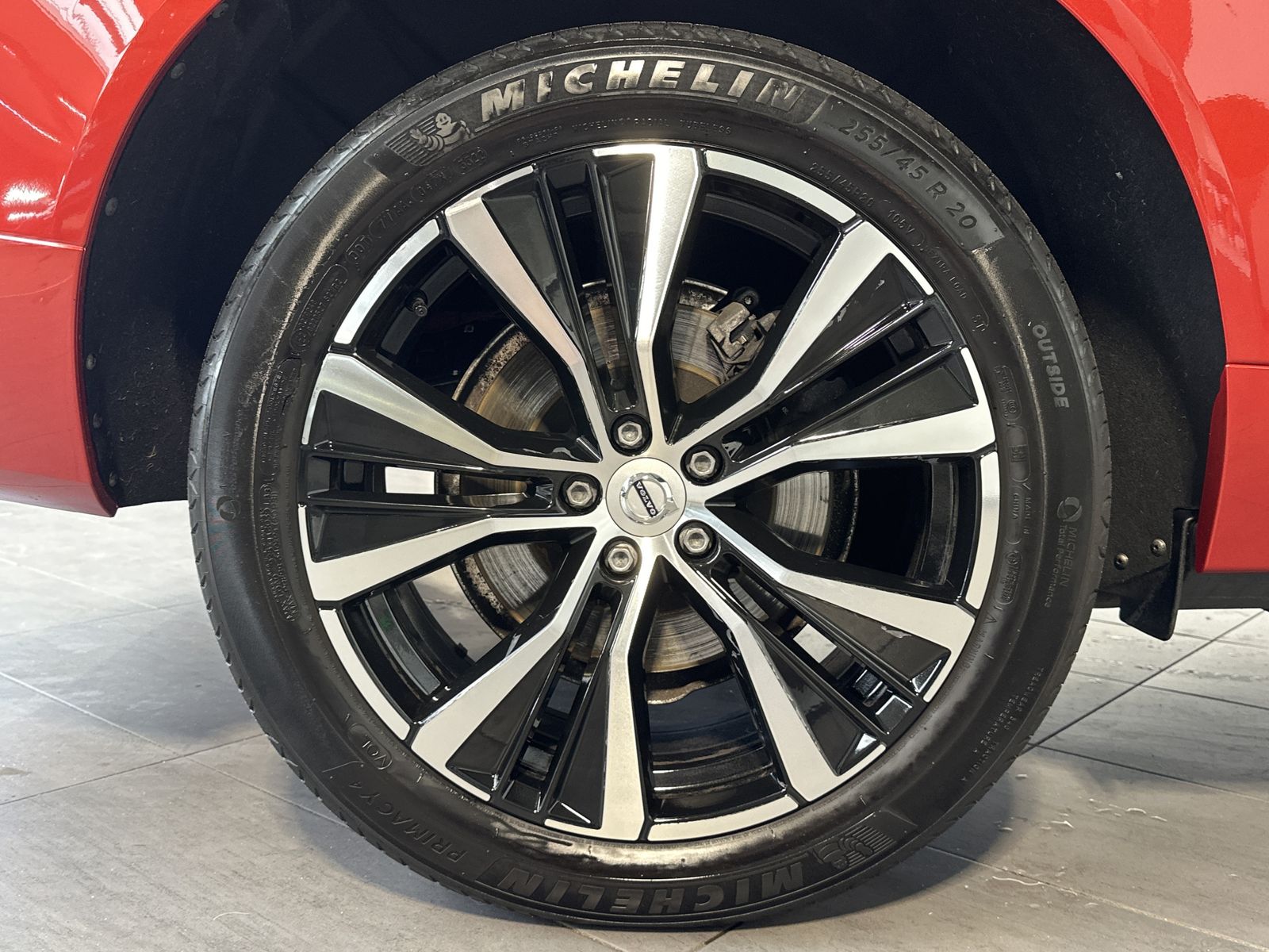 Fahrzeugabbildung Volvo XC60 T8 AWD Ultimate Dark NAV+LED+360°+PANO+HUD