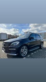 Mercedes-Benz ML 63 AMG 4MATIC AMG/ neuer TÜV/ Panorama D./  - gebrauchte Mercedes-Benz ML 63 AMG aus dem Jahr 2012