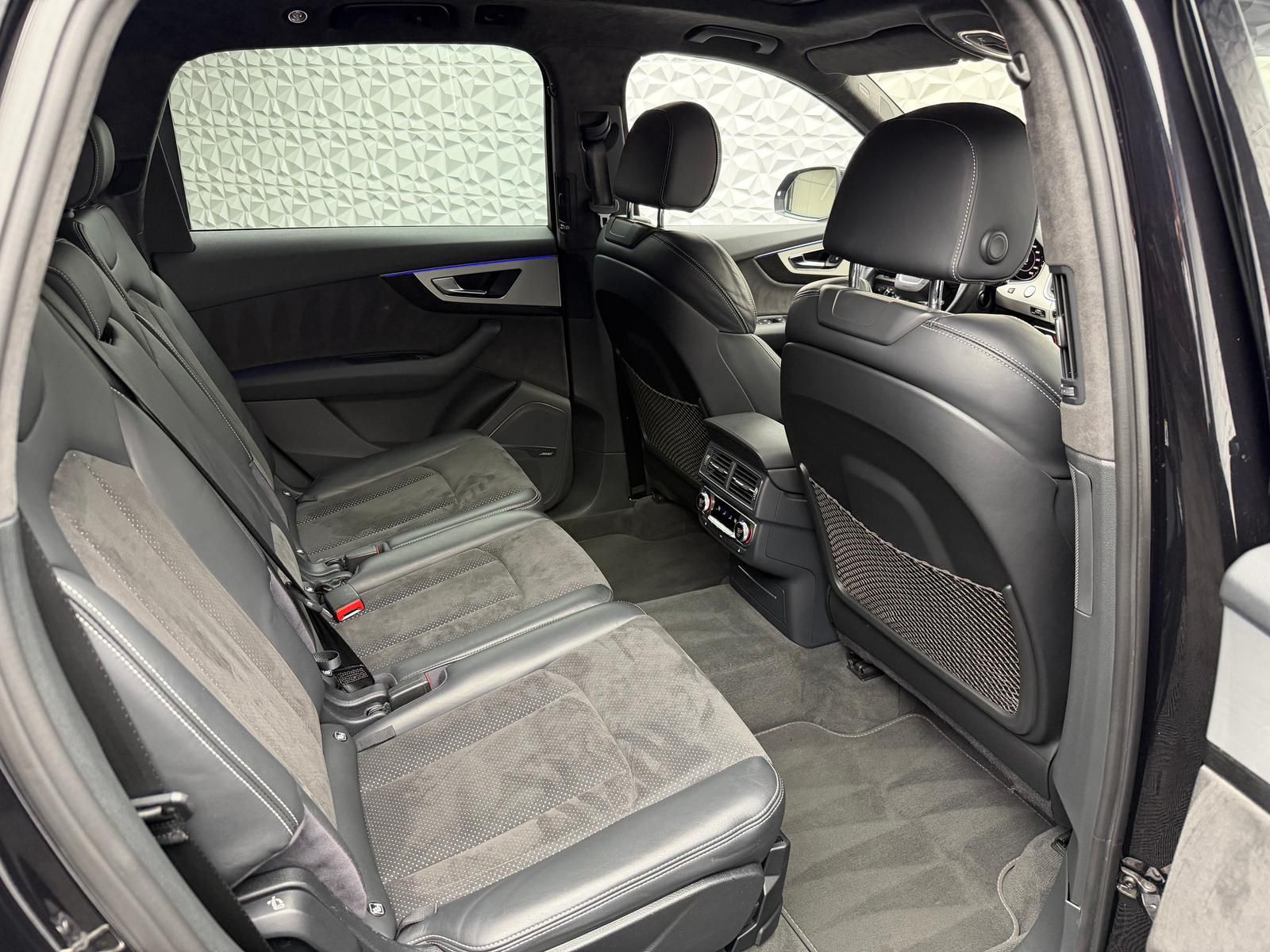 Fahrzeugabbildung Audi 3.0 TDI QUAT/S-LINE/7-SITZE/ALLRADLENK/PANO/STHZ