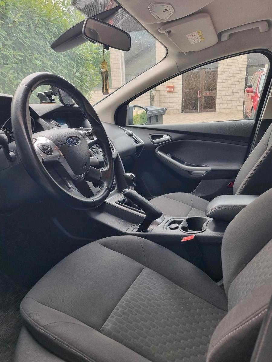 Ford Focus 2014 — photo 11