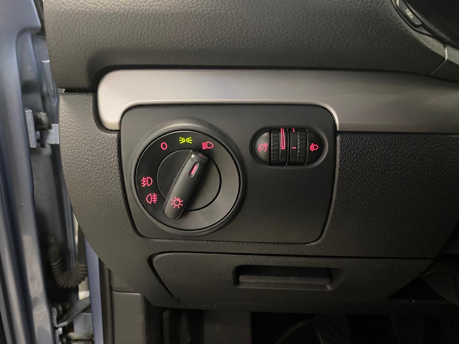 Fahrzeugabbildung Volkswagen Golf 1.4Trendline+KLIMA+ALWETTER+SCHECKHEFT+HU