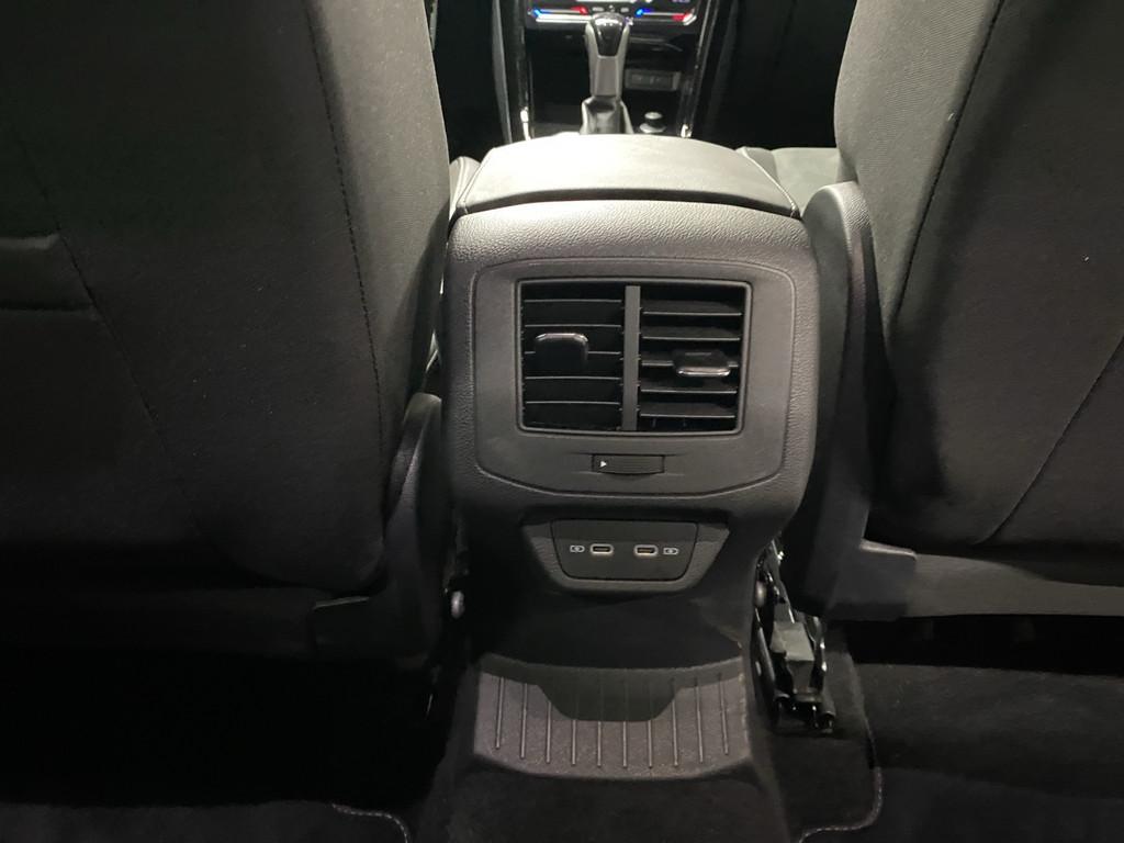 Volkswagen T-Roc 1.5 TSI R-Line DSG NAVI+LED+RFK NAVI+LED+R, миниатюра 27