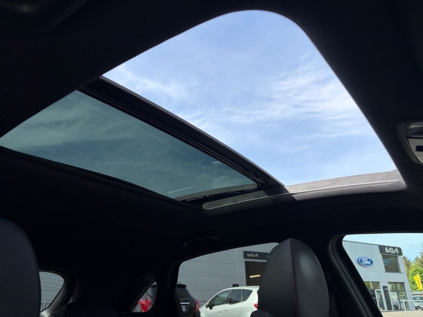 Fahrzeugabbildung Kia Ceed GT El. Panodach Navi Leder Memory Sitze Sou
